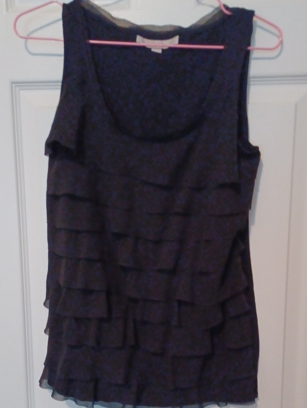 << LOFT Black Layered Ruffle Tank Top - Picture 2 of 9